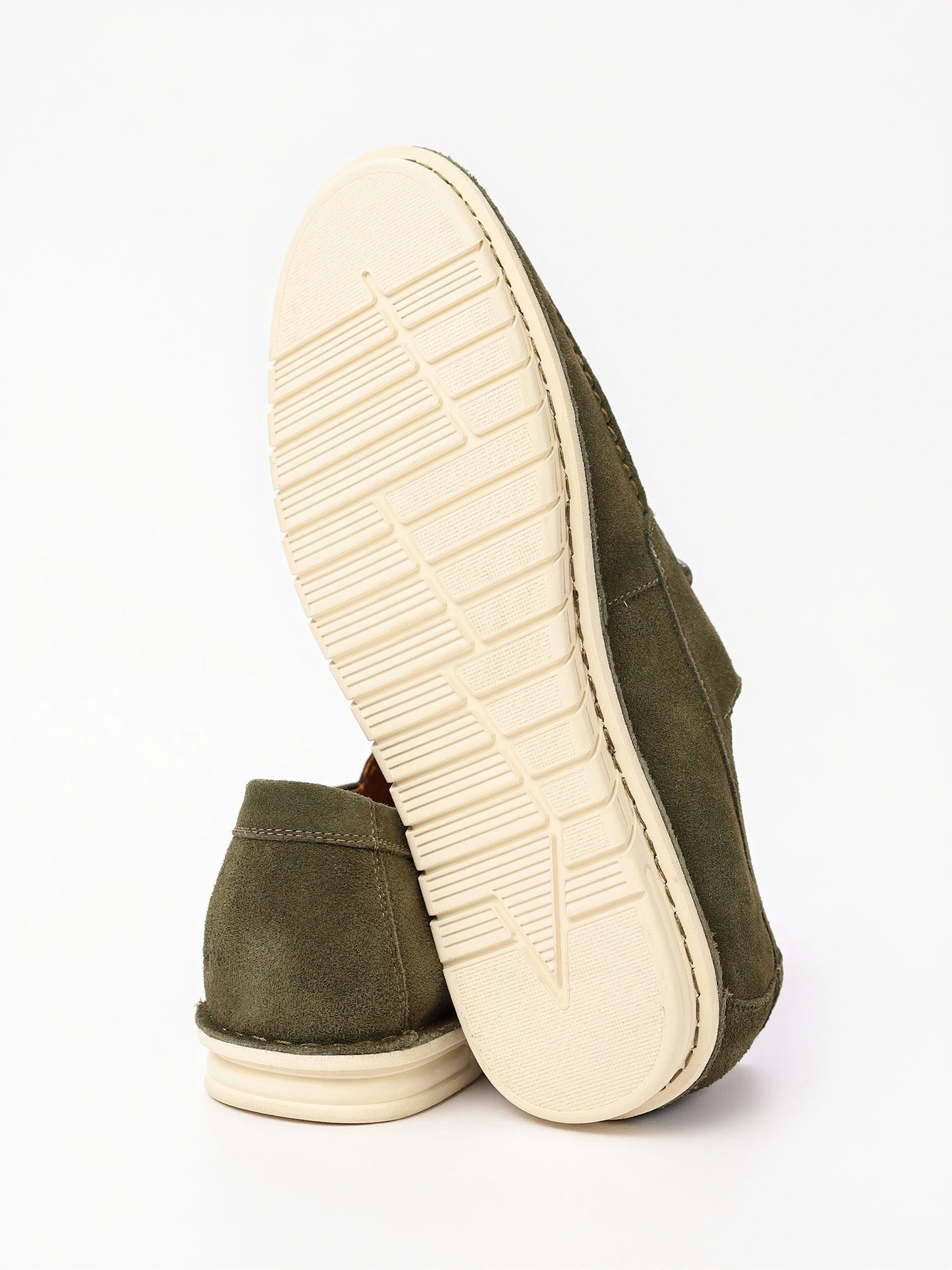 Мокасины зеленого цвета со шнуровкой